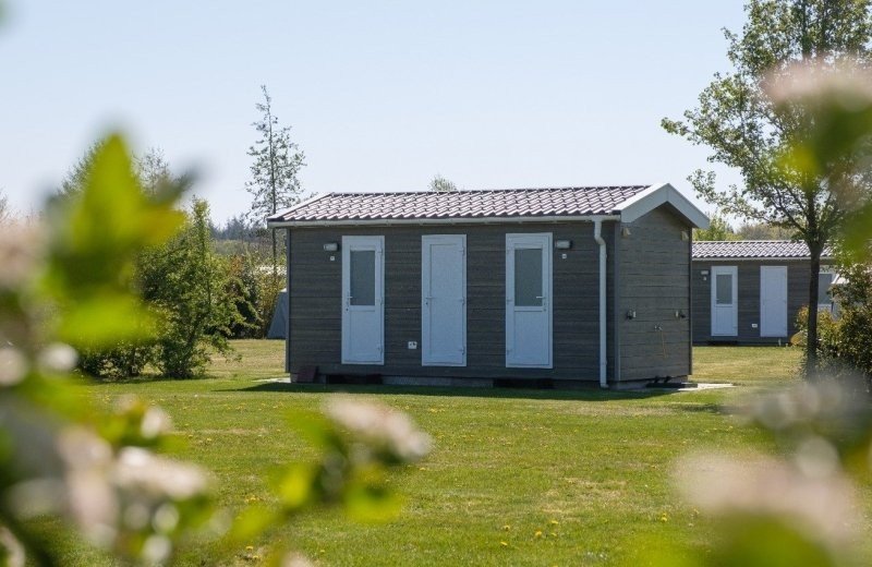 Komfortplatz mit privaten Sanitäranlagen